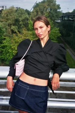 MaisonCléo Blouses>Blouse en coton noir JULIE