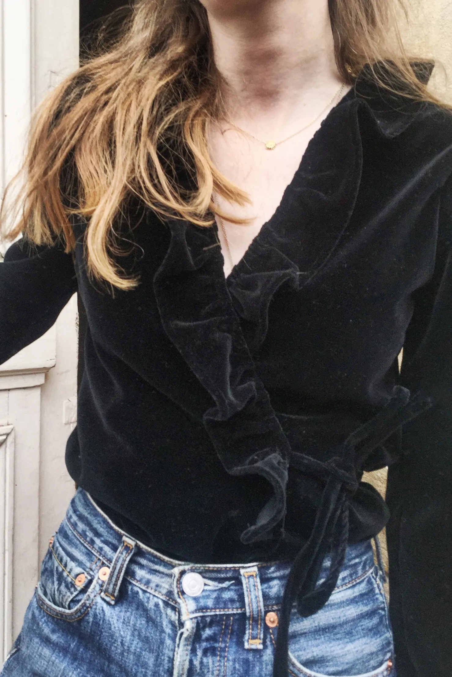 MaisonCléo Blouses>Blouse en coton velours noir Hélène – Les prémices 4/4
