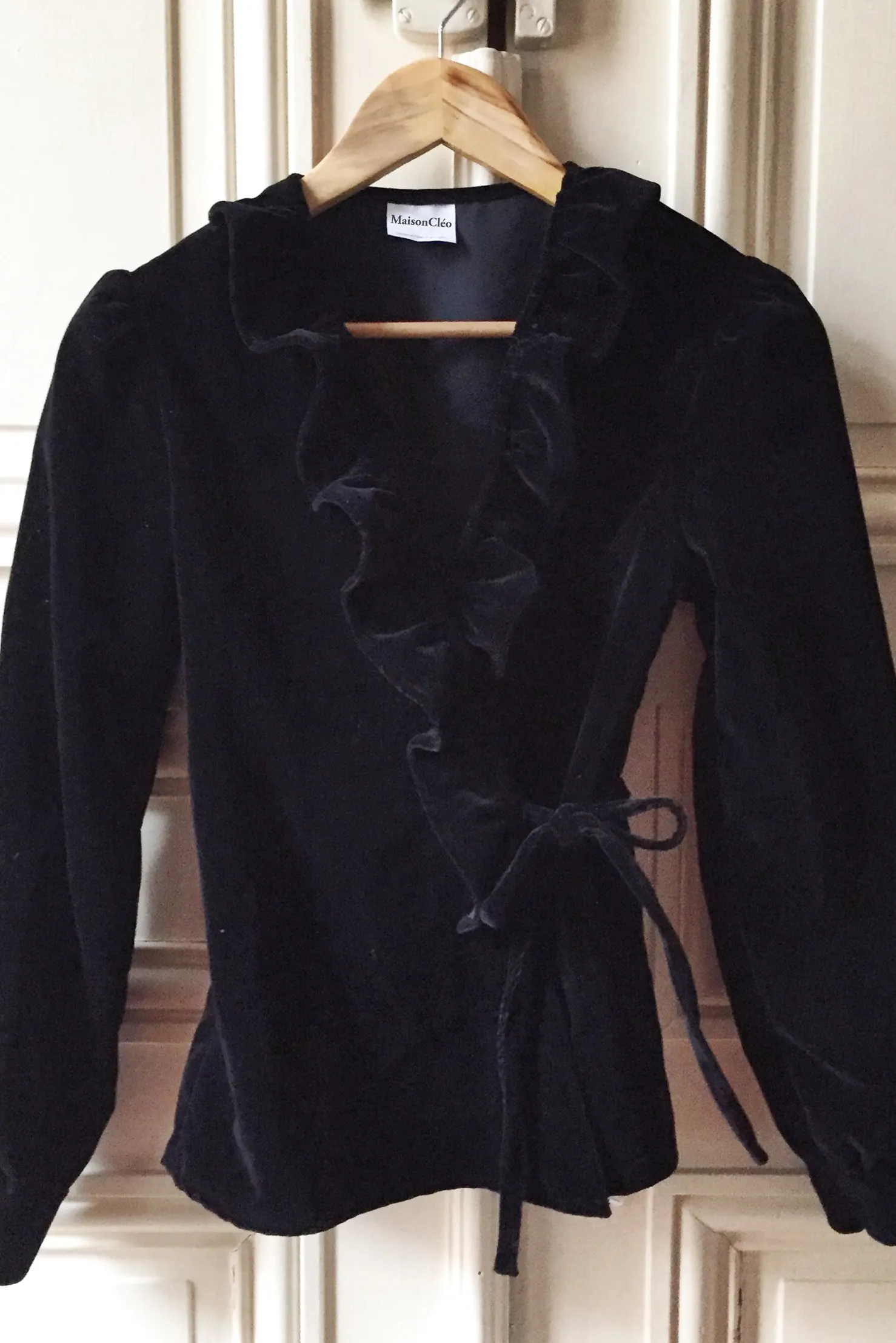 MaisonCléo Blouses>Blouse en coton velours noir Hélène – Les prémices 4/4