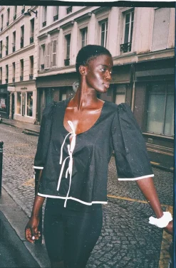 MaisonCléo Blouses>Blouse noire et blanche AGNES