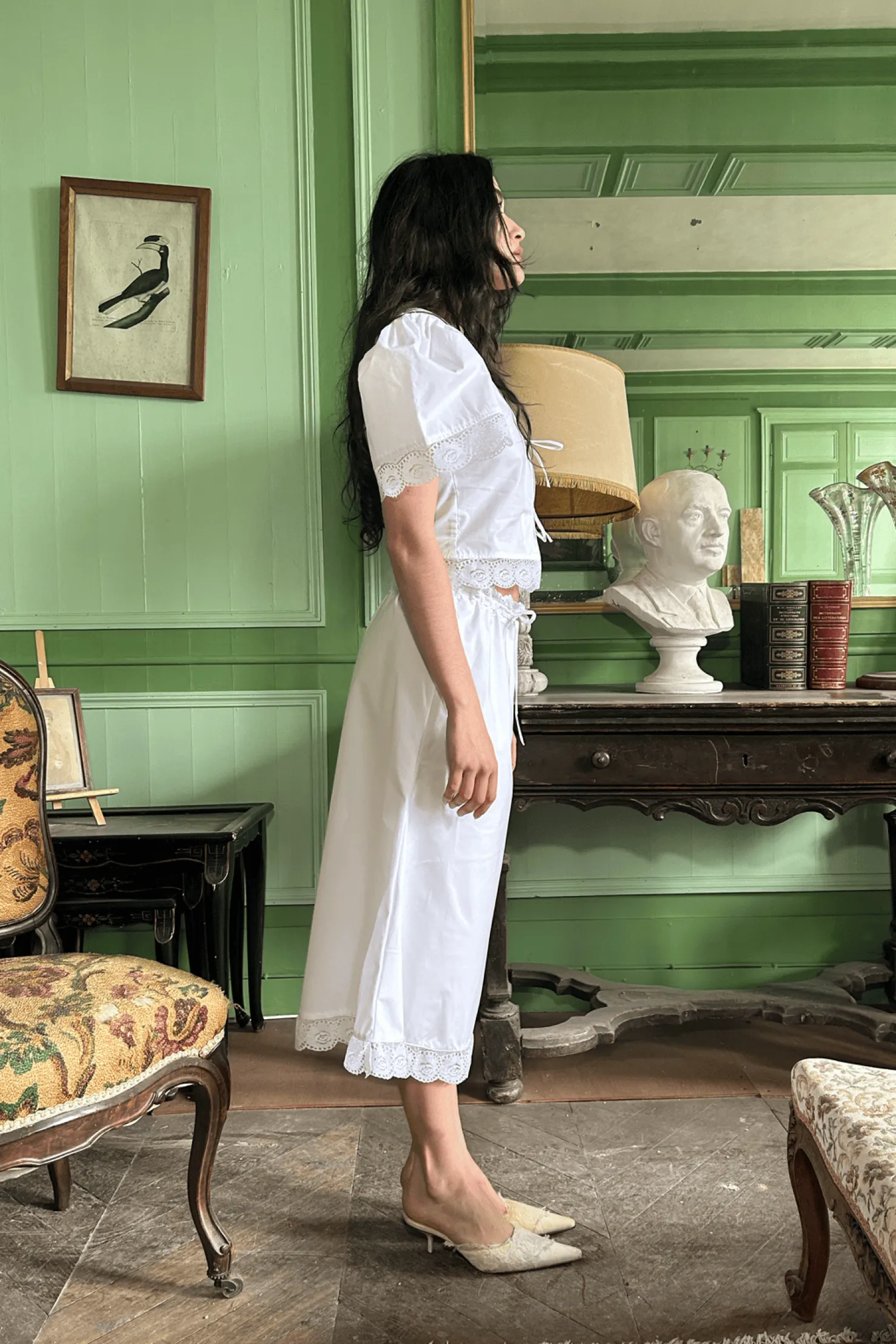 MaisonCléo Blouses|Tops>Blouse VANESSA en coton blanc avec grosses fleurs en dentelle