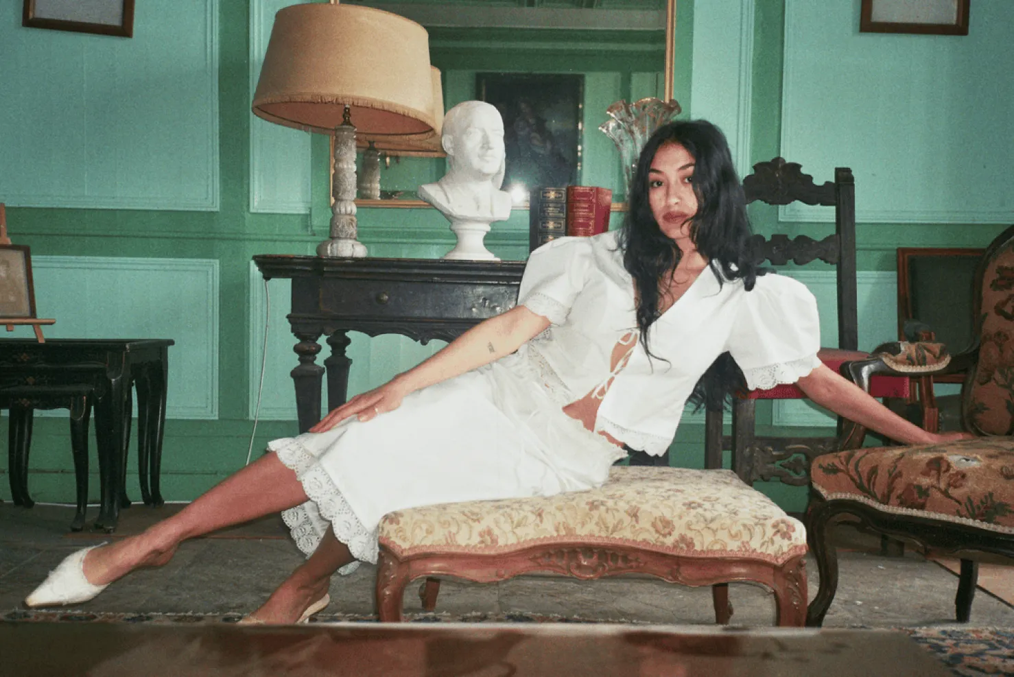 MaisonCléo Blouses|Tops>Blouse VANESSA en coton blanc avec grosses fleurs en dentelle
