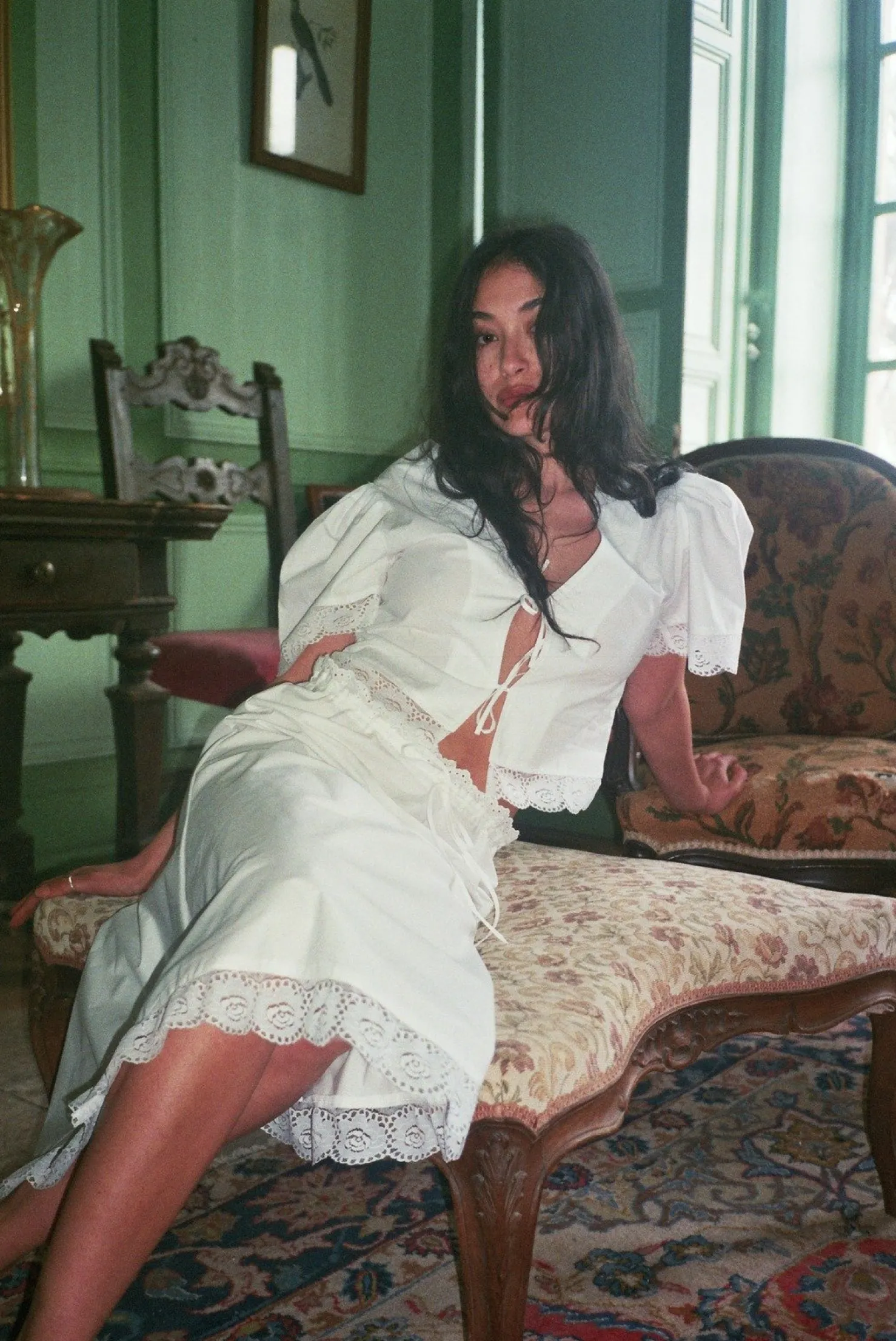MaisonCléo Blouses|Tops>Blouse VANESSA en coton blanc avec grosses fleurs en dentelle