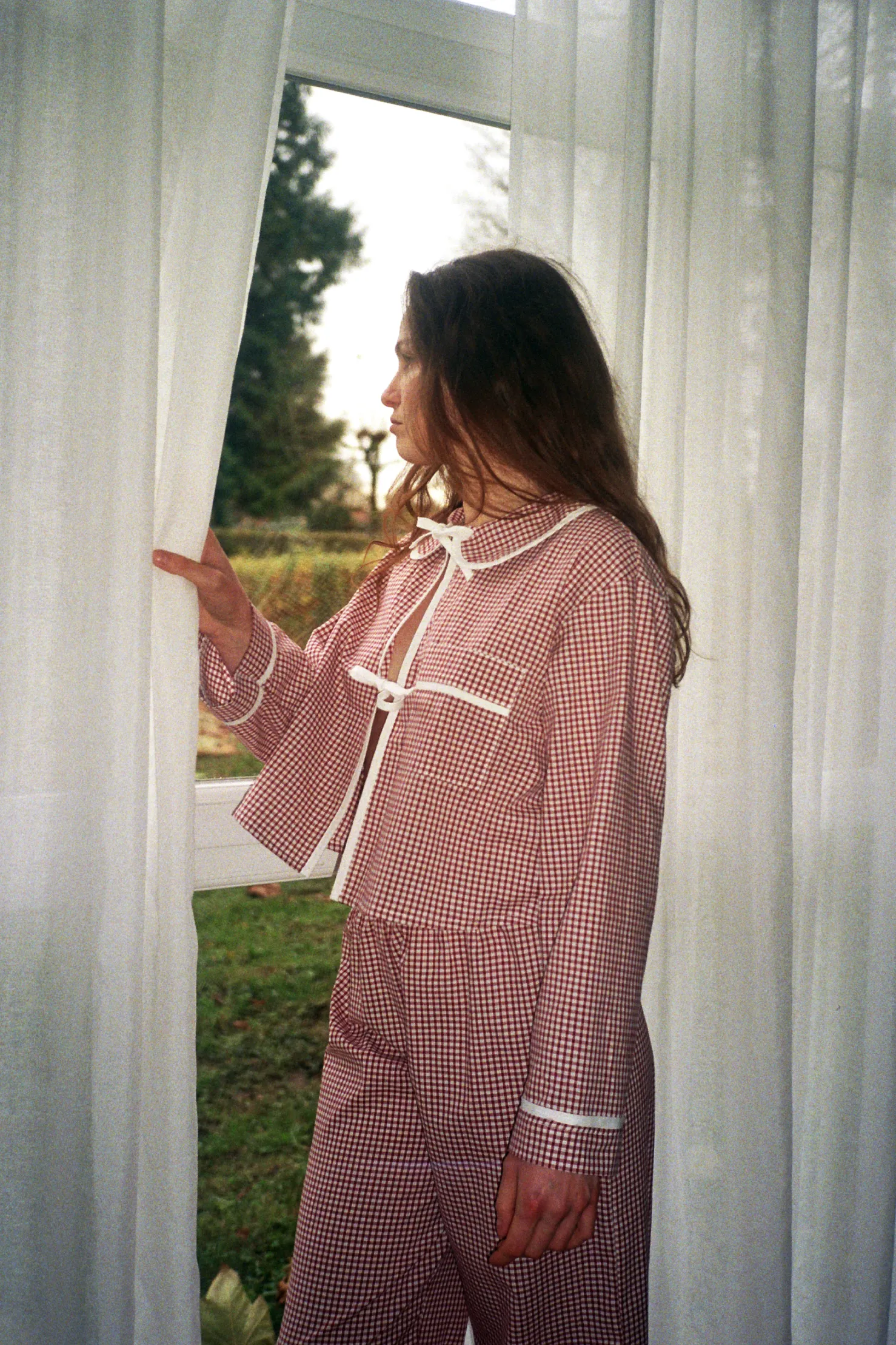 MaisonCléo Tops>Chemise pyjama CHARLENE en coton vichy rouge – HOLIDAYS CAPSULE 8/25