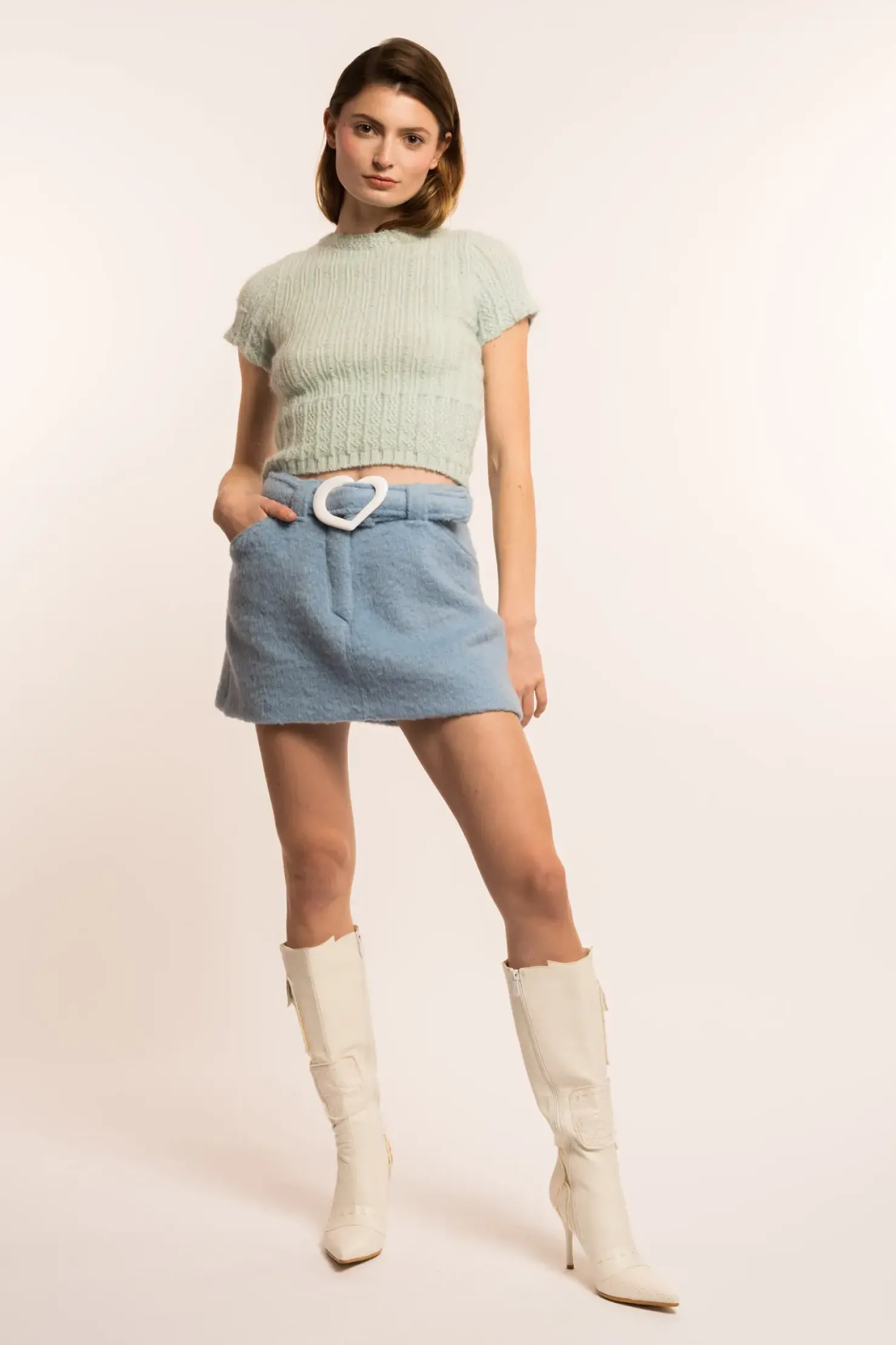 MaisonCléo Jupes>COUP DE FOUDRE défilé LOOK 10 – Mini jupe ceinture coeur en laine bleu ciel