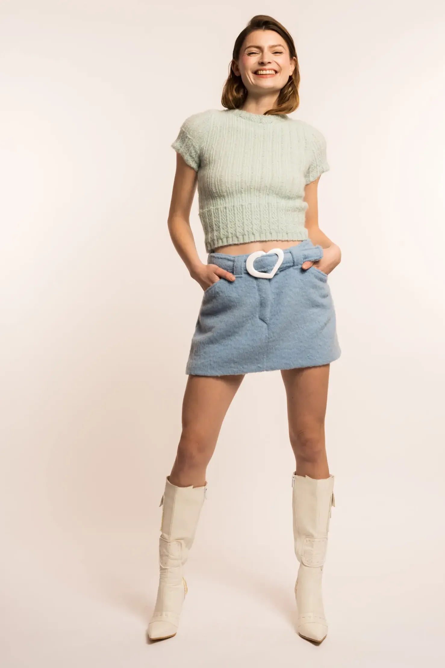 MaisonCléo Jupes>COUP DE FOUDRE défilé LOOK 10 – Mini jupe ceinture coeur en laine bleu ciel