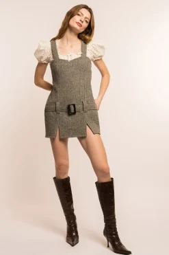 MaisonCléo Robes>COUP DE FOUDRE défilé LOOK 13 – Robe courte ceinturée en laine fine tailleur grise à rayures