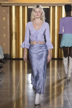 MaisonCléo Blouses|Tops>COUP DE FOUDRE défilé LOOK 9 – Top froncé à manches 3/4 volantées irisé lilas