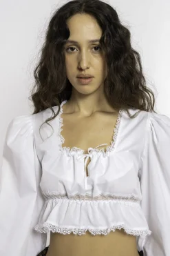 MaisonCléo Blouses|Tops>FW22 RUNWAY LOOK 2 – Blouse en coton blanc et dentelle ANNABELLE