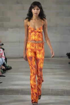 MaisonCléo Tops>FW22 RUNWAY LOOK 19 – Bustier à laçage motif flammes OCEANE