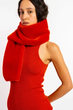 MaisonCléo Écharpes>FW22 RUNWAY LOOK 27 – Écharpe fausse fourrure rouge vif