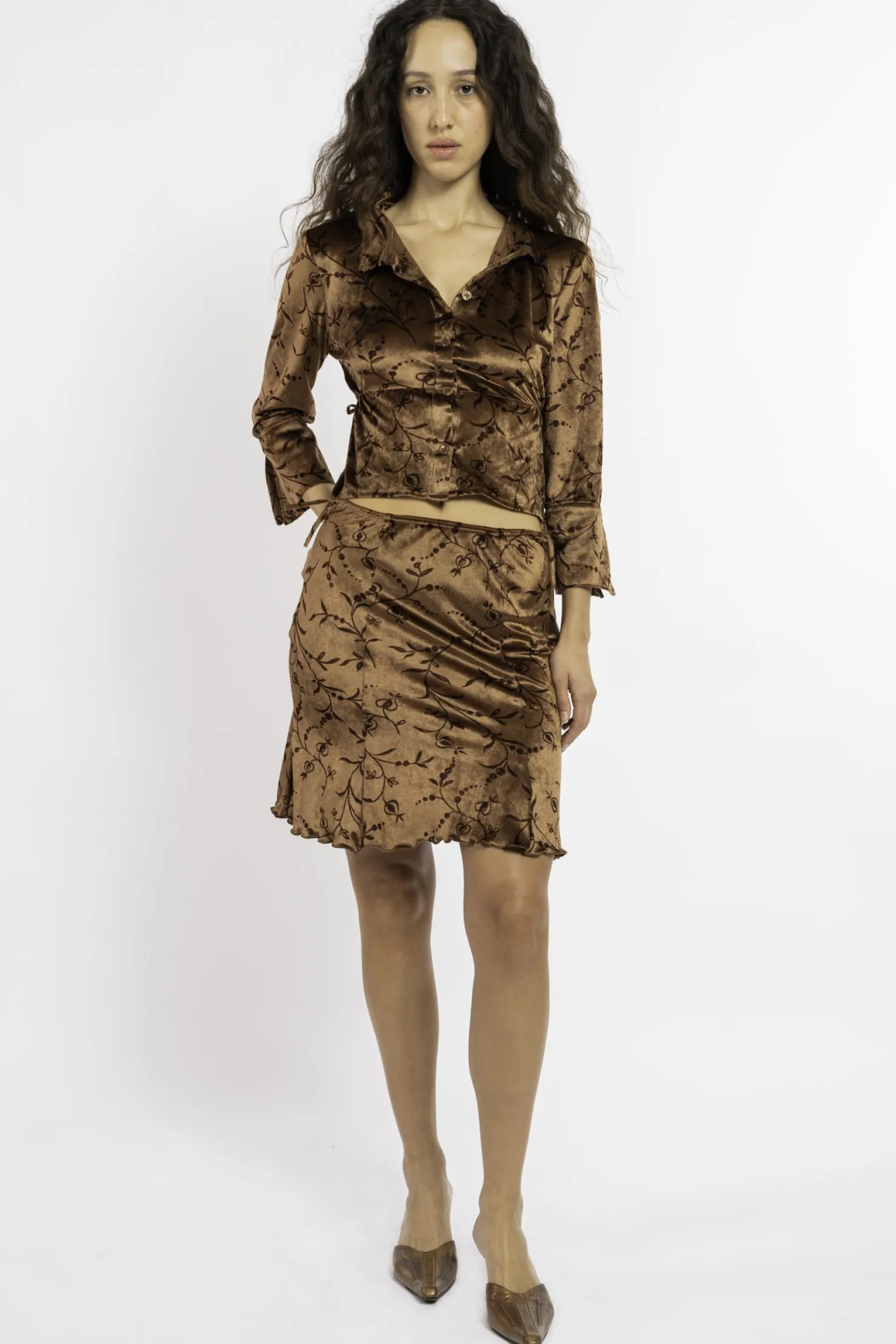 MaisonCléo Blouses|Tops>FW22 RUNWAY LOOK 7 – Chemise marron clair en velours fleuri DELIA
