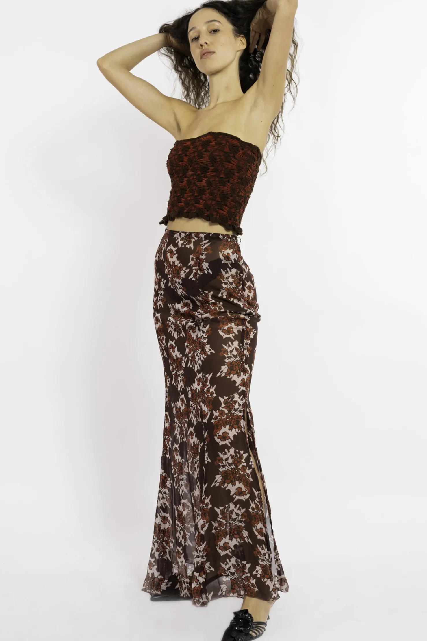 MaisonCléo Jupes>FW22 RUNWAY LOOK 13 – Jupe longue bordeaux fleurie avec fentes en mousseline de soie AURORE