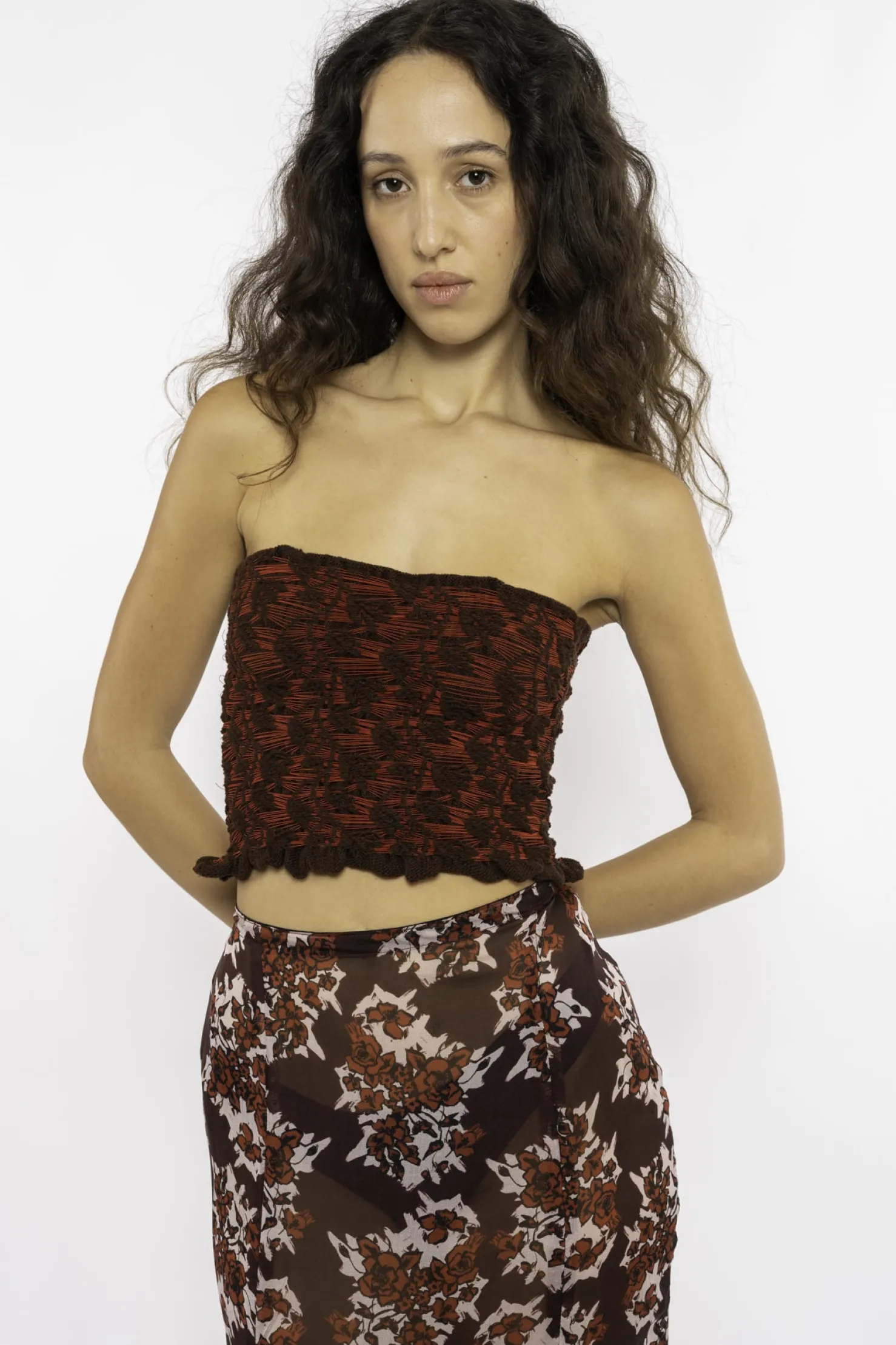 MaisonCléo Jupes>FW22 RUNWAY LOOK 13 – Jupe longue bordeaux fleurie avec fentes en mousseline de soie AURORE
