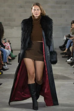 MaisonCléo Jupes>FW22 RUNWAY LOOK 22 – Mini jupe ajourée marron irisé en soie MONIQUE