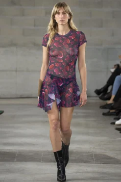 MaisonCléo Robes>FW22 RUNWAY LOOK 4 – Mini robe motif roses rouges en mesh à volants MARLA