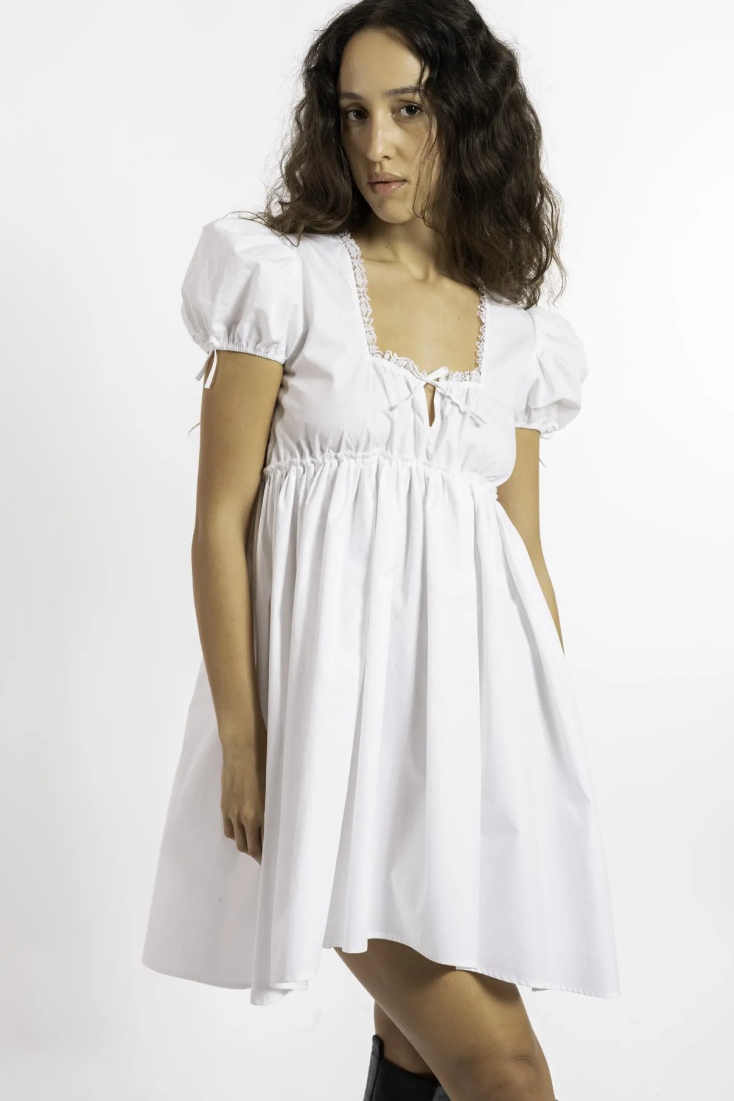 MaisonCléo Robes>FW22 RUNWAY LOOK 32 – Robe babydoll en coton avec parties en dentelle JOANNA