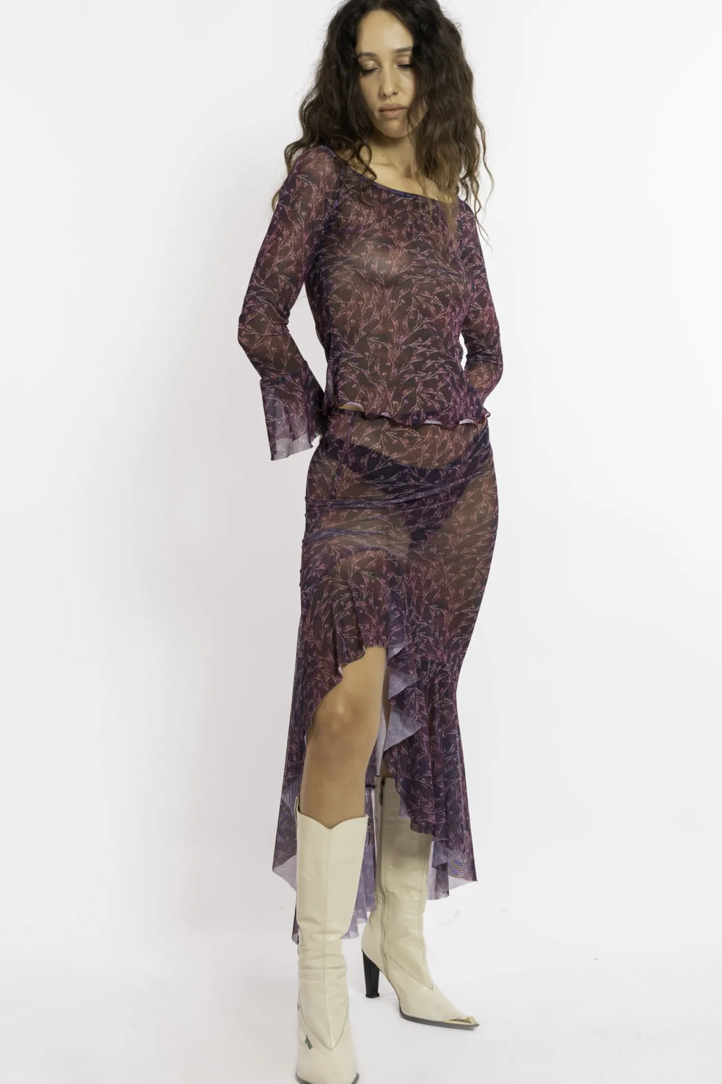 MaisonCléo Tops>FW22 RUNWAY LOOK 10 – Top col bateau à fleurs bordeaux et violet en mesh TIPHAINE