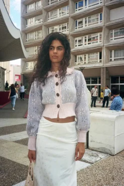 MaisonCléo Cardigans|Mailles>Gilet MERCEDES motif grosses fleurs en mohair et soir rose pâle et violet clair