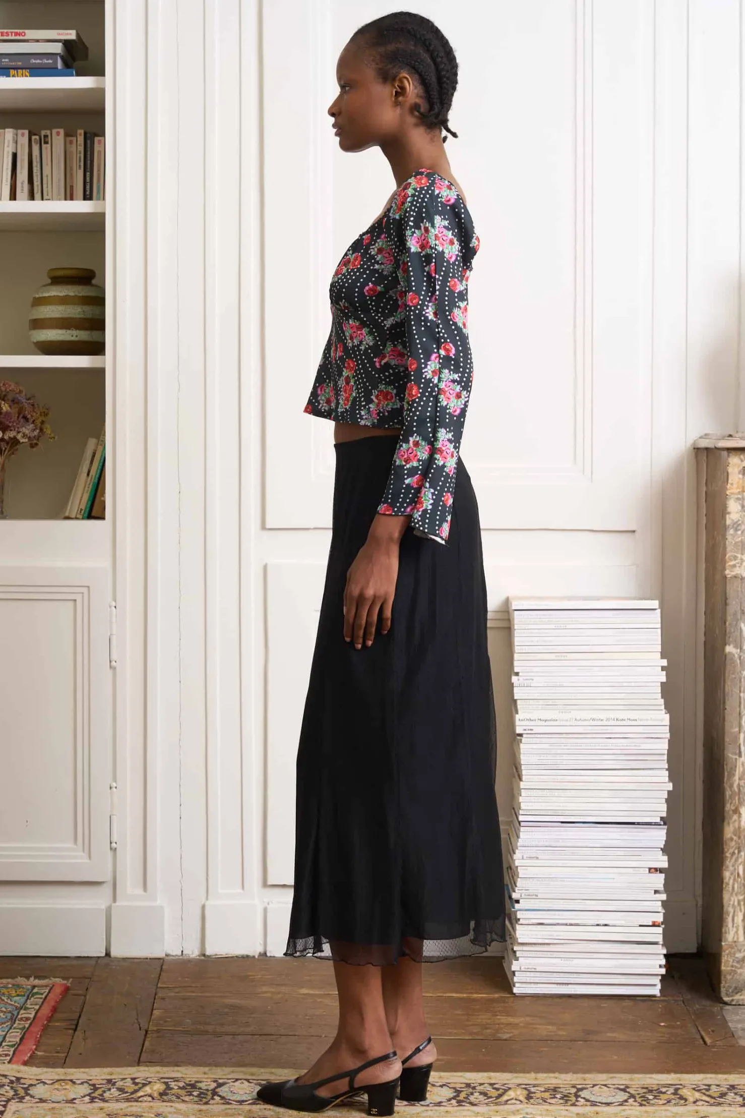 MaisonCléo Jupes>Jupe en dentelle noire longueur midi avec fente doublée soie BARBARA – Capsule L’AMOUR