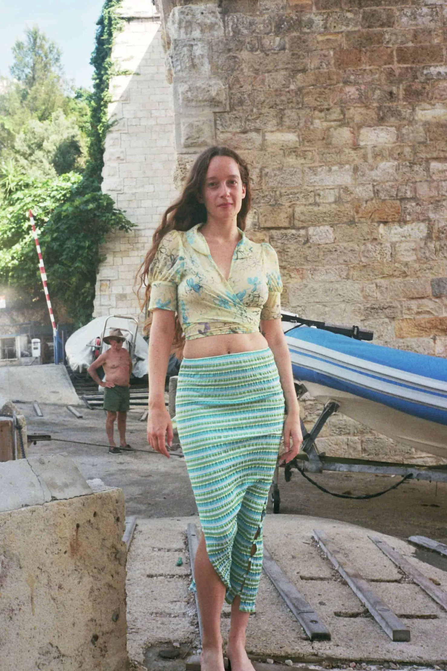 MaisonCléo Jupes>Jupe longue boutonnée à rayures avec fentes ajustables verte et bleue
