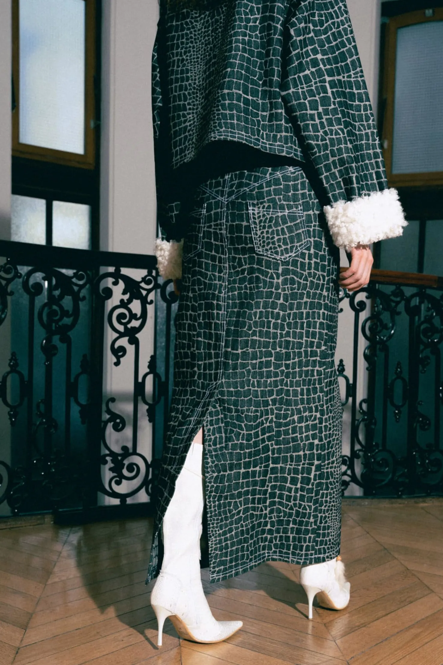 MaisonCléo Jupes>Jupe longue en jean à imprimé crocodile et fendue dans le dos ELISA