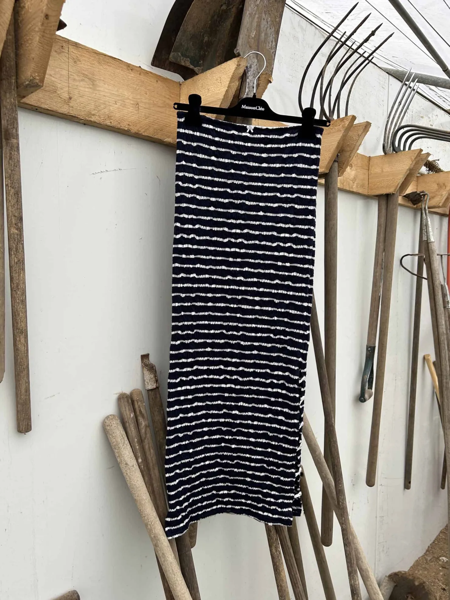 MaisonCléo Jupes>Jupe longue marinière bleu foncée boutonnée avec fentes ajustables