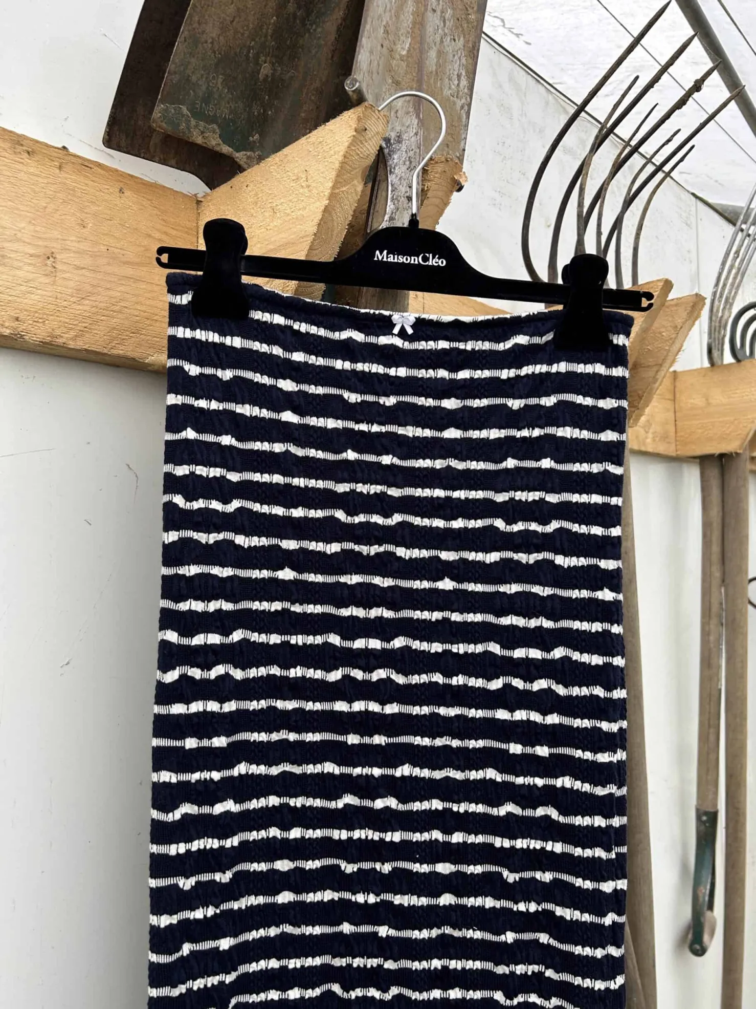MaisonCléo Jupes>Jupe longue marinière bleu foncée boutonnée avec fentes ajustables