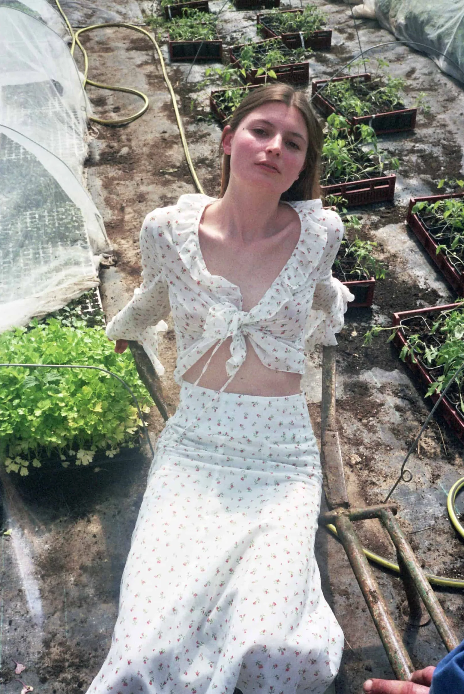 MaisonCléo Jupes>Jupe midi évasée en coton blanc à motif fleurs roses
