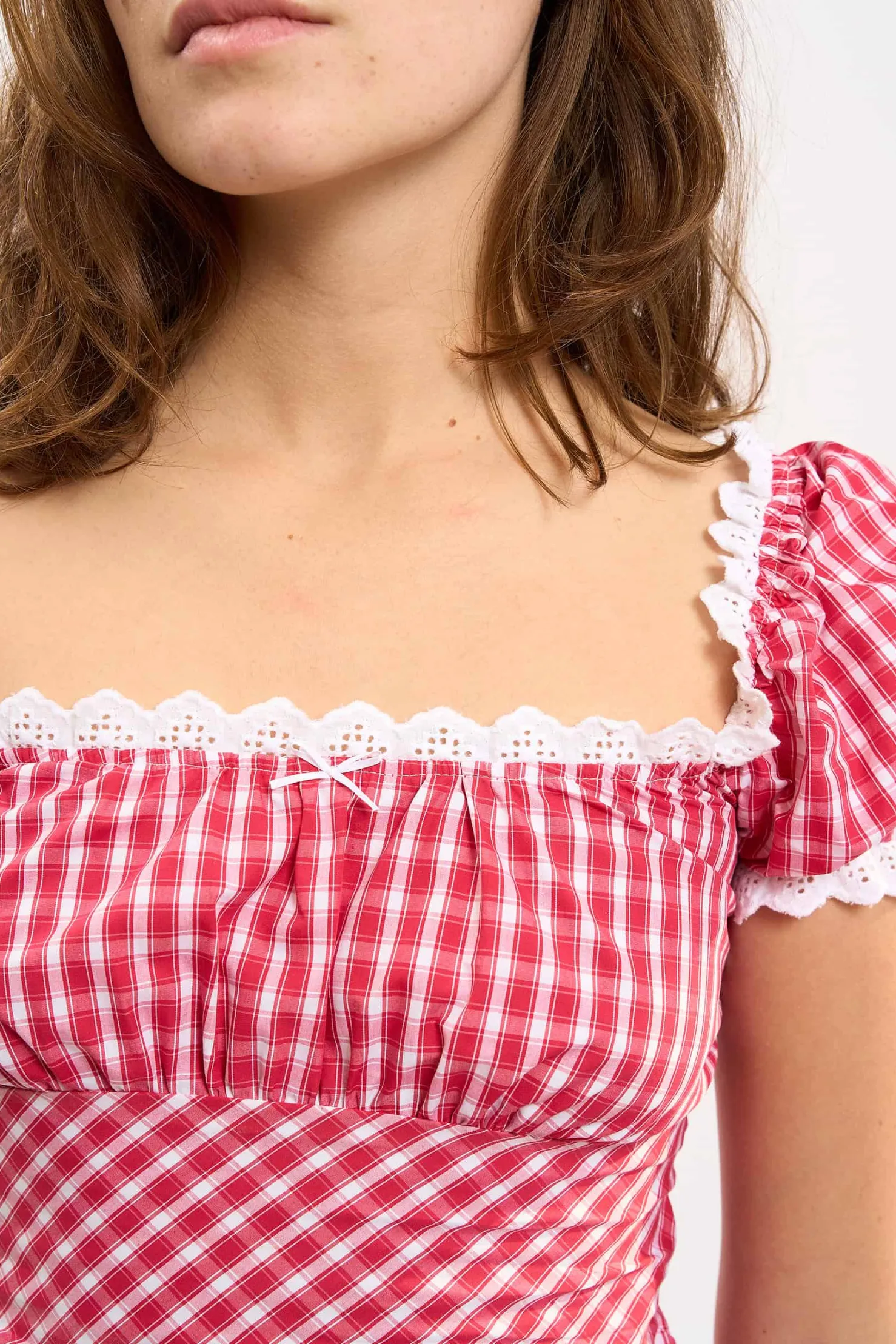 MaisonCléo Jupes>LA BADOULE LOOK 11 – Jupe KARMINE en coton rouge à carreaux avec broderies anglaise