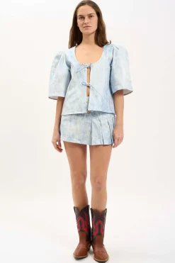 MaisonCléo Jupes>LA BADOULE LOOK 7 – Jupe TESSA plissée en denim bleu ciel délavé irisé