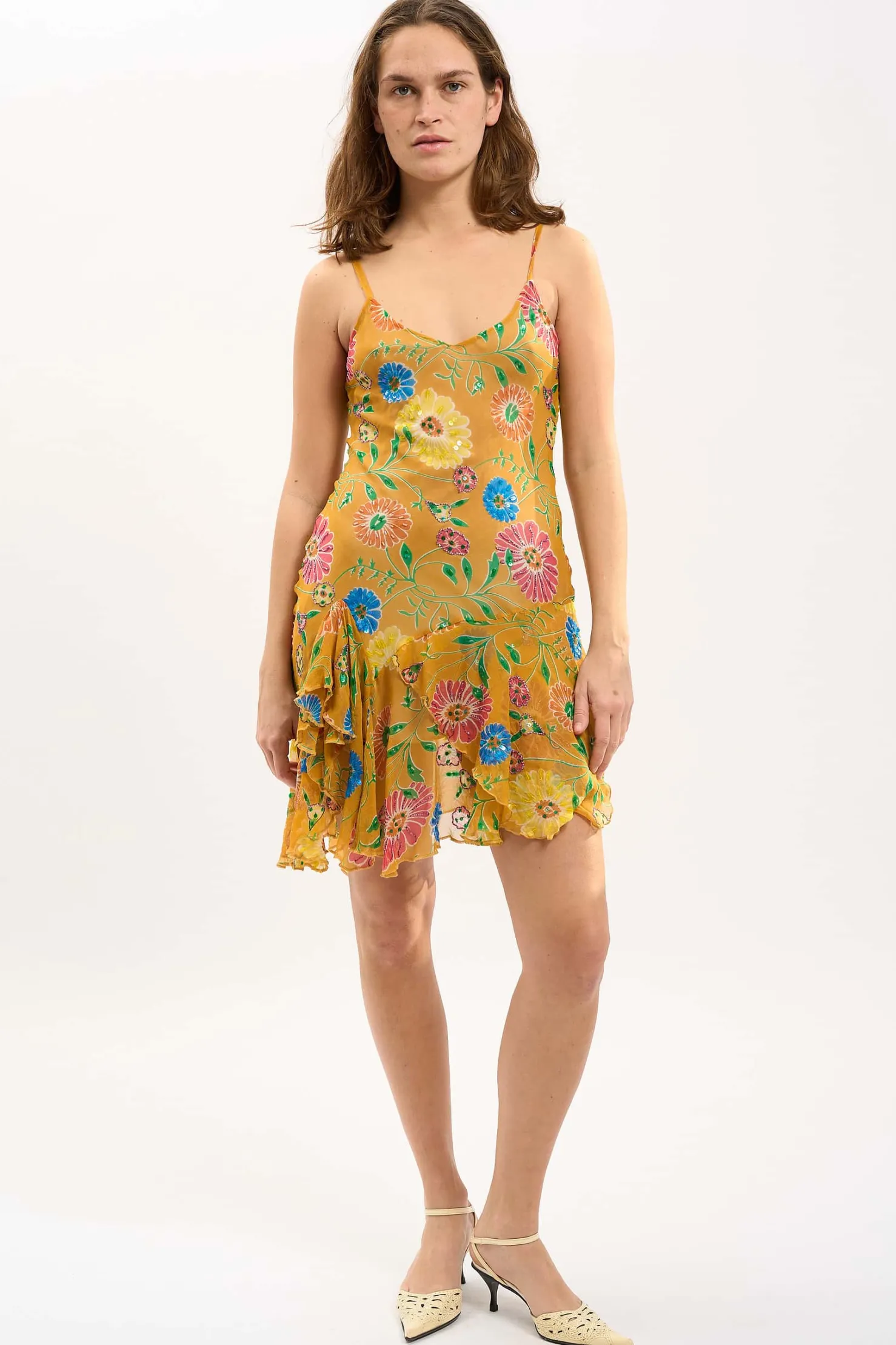 MaisonCléo Robes>LA BADOULE LOOK 8 – Robe ELYNA asymétrique en soie jus d’orange à fleurs et sequins
