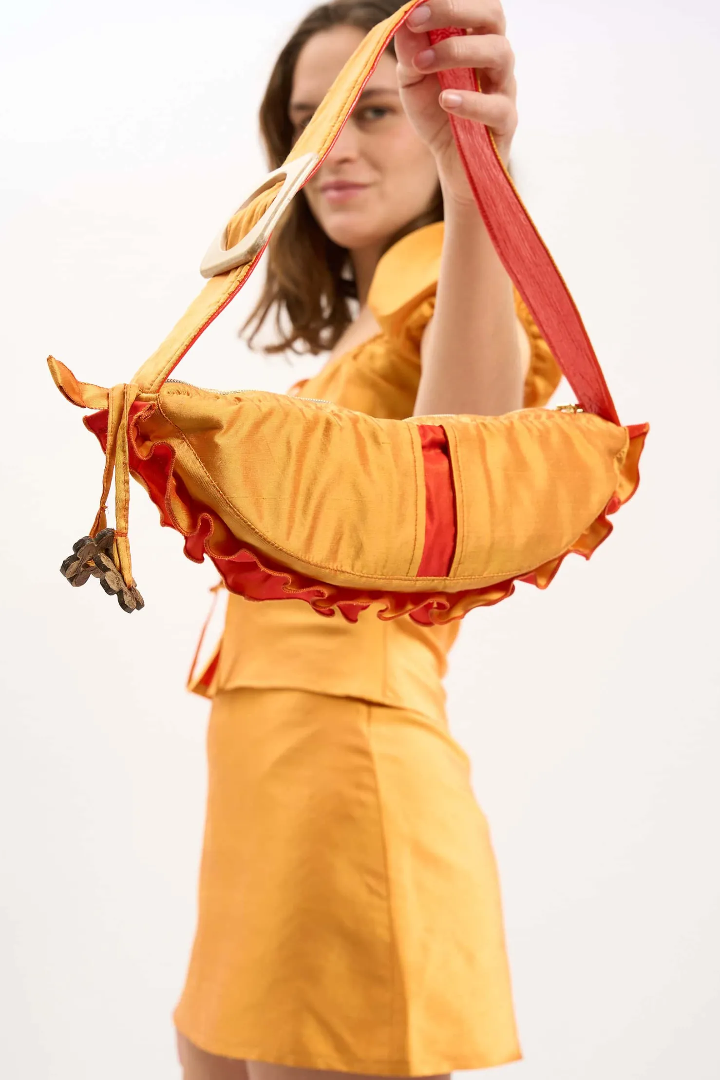 MaisonCléo Sacs>LA BADOULE LOOK 4 – Sac LA BADOULE en soie jus d’orange volanté