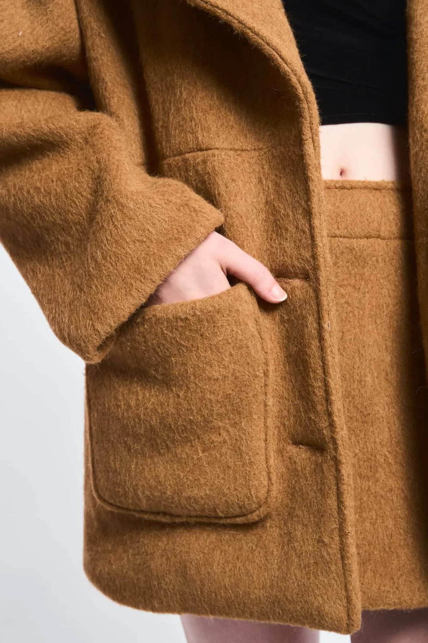 MaisonCléo Vestes / Manteaux>LA POUPETTE DÉFILÉ LOOK 5 – Manteau en laine épaisse ARGANE marron camel