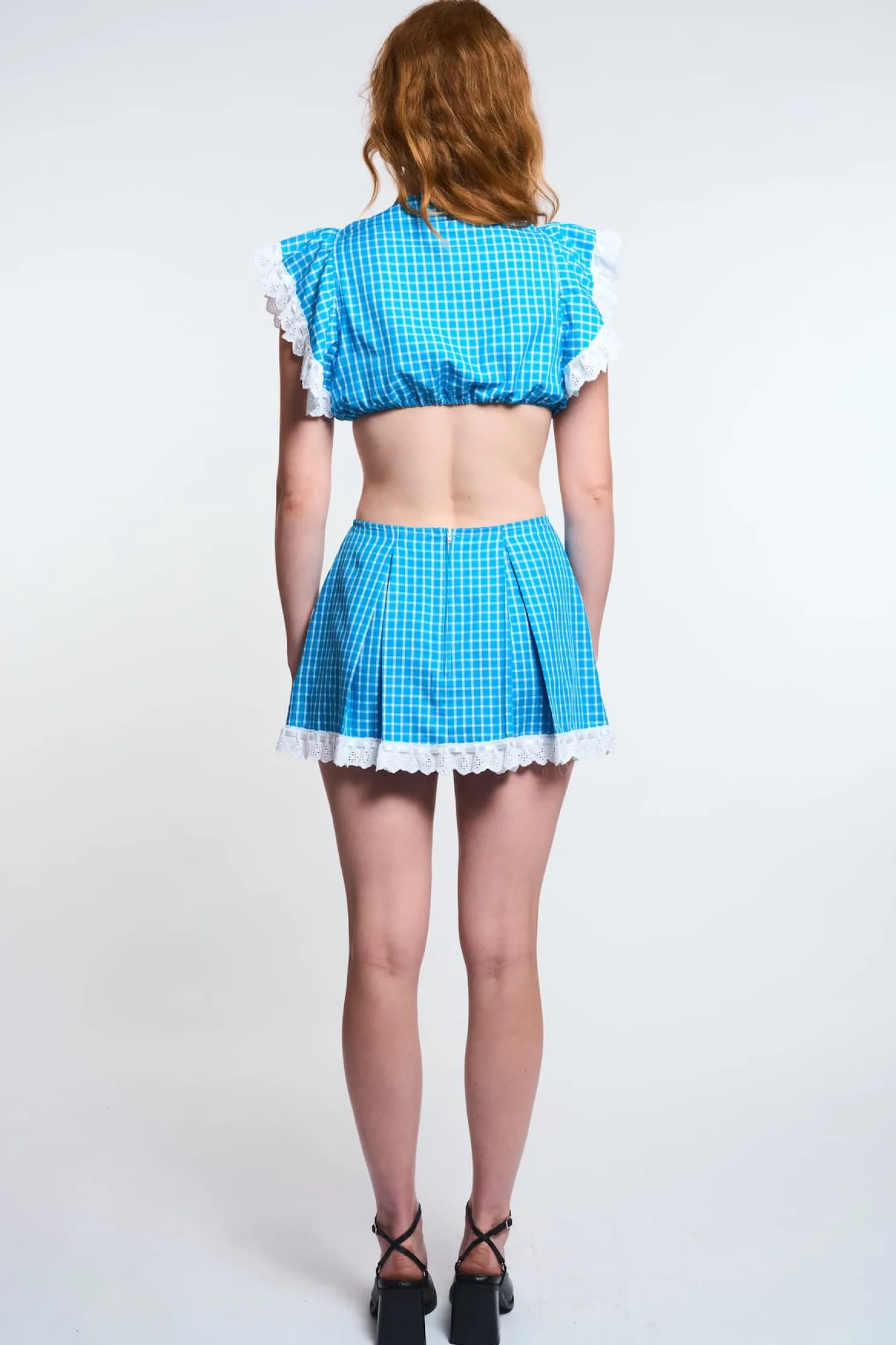 MaisonCléo Tops>LA POUPETTE DÉFILÉ LOOK 1 – Mini top ADELA bleu azur vichy avec broderies