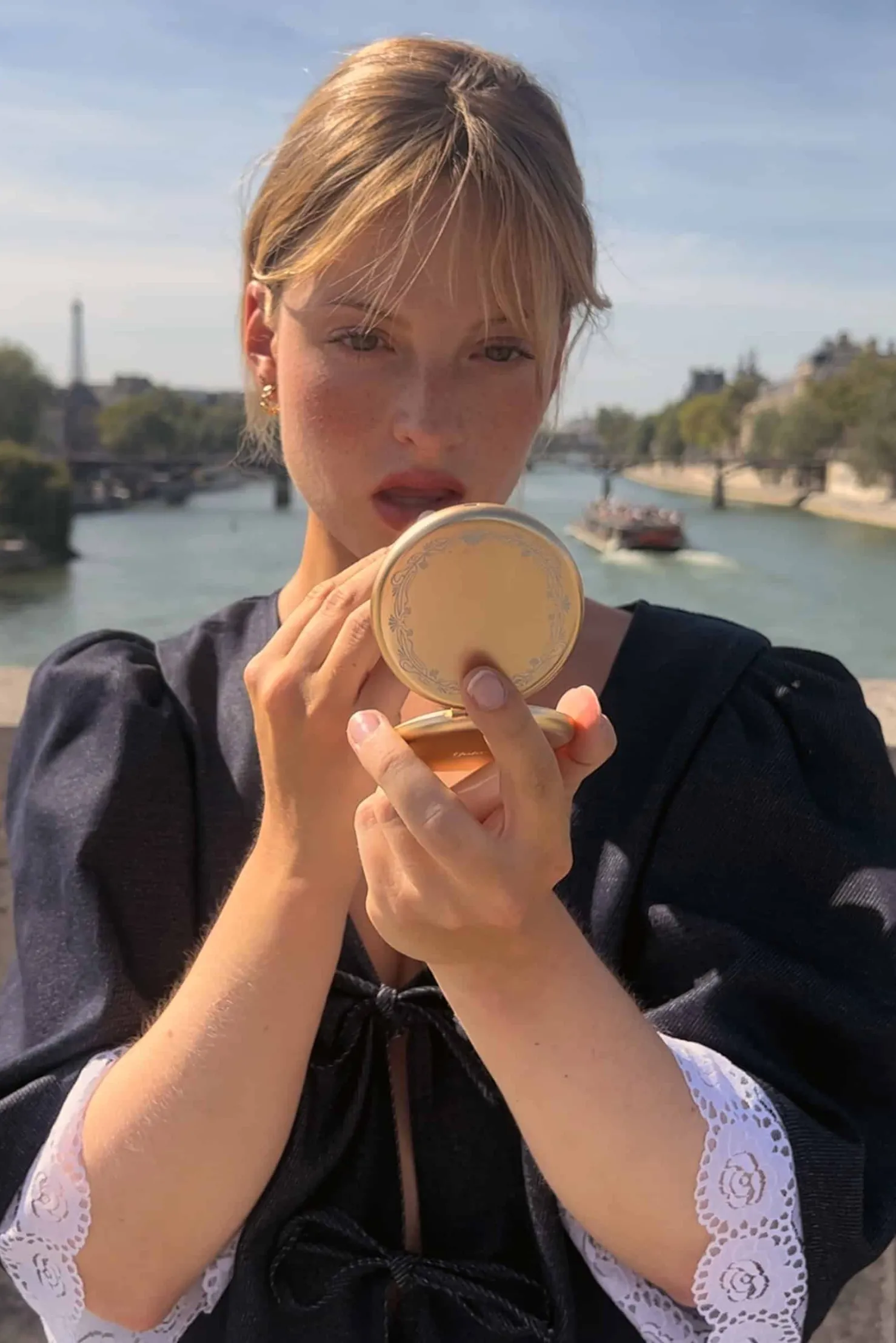 MaisonCléo Blouses>“Le Pack Quotidien” MAISONCLÉO x YOLAINE PARIS : Blouse denim Agnes + baume Chouquette + chouchou