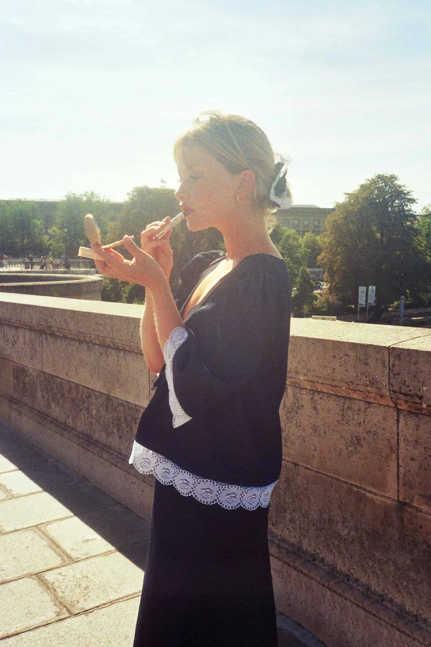 MaisonCléo Blouses>“Le Pack Quotidien” MAISONCLÉO x YOLAINE PARIS : Blouse denim Agnes + baume Chouquette + chouchou