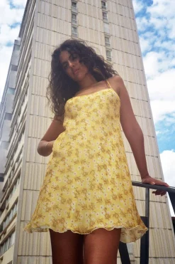 MaisonCléo Robes>Robe babydoll LENA en mousseline de soie fleurie jaune
