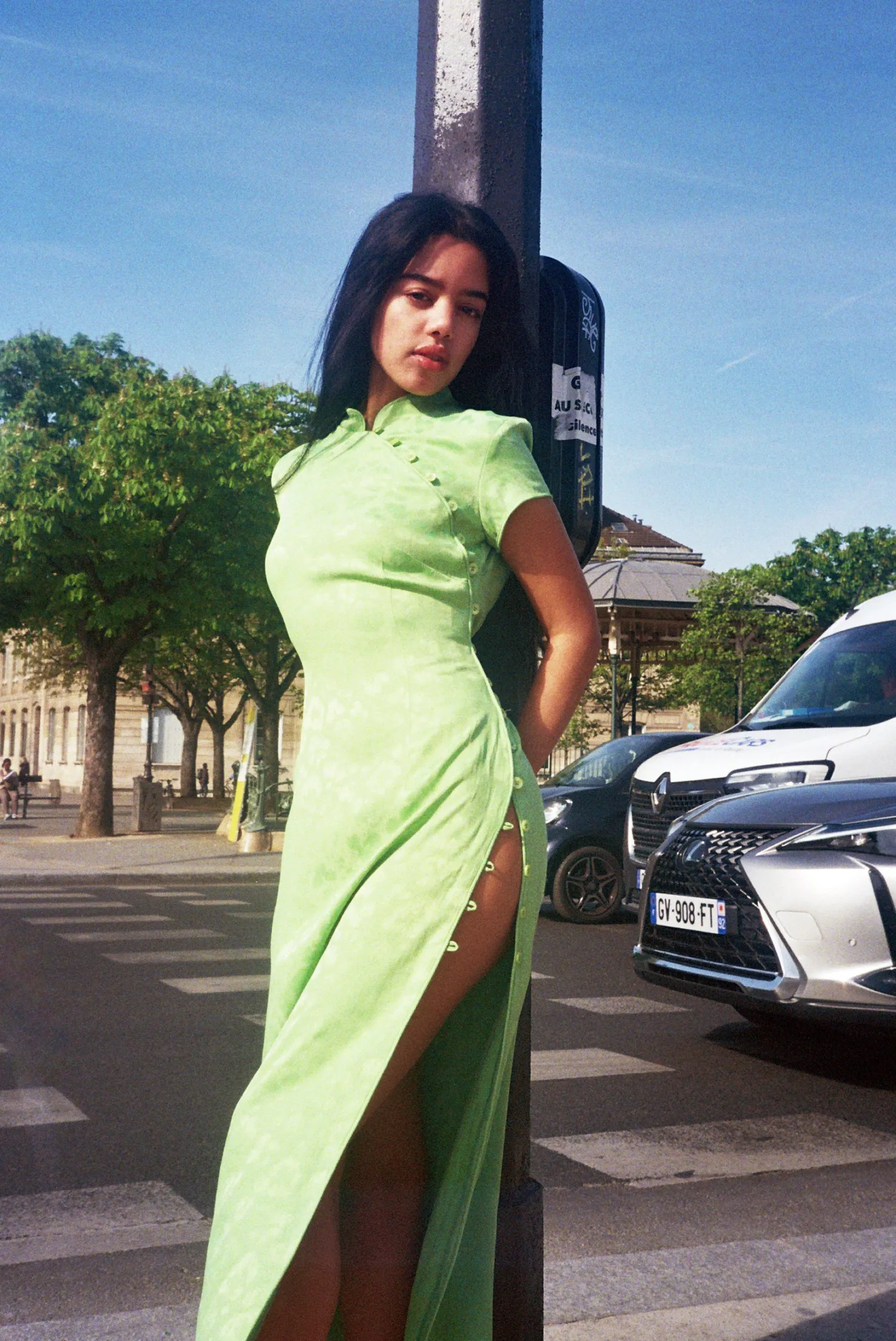 MaisonCléo Robes>Robe boutonnée Jenna en soie jacquard fleuri vert