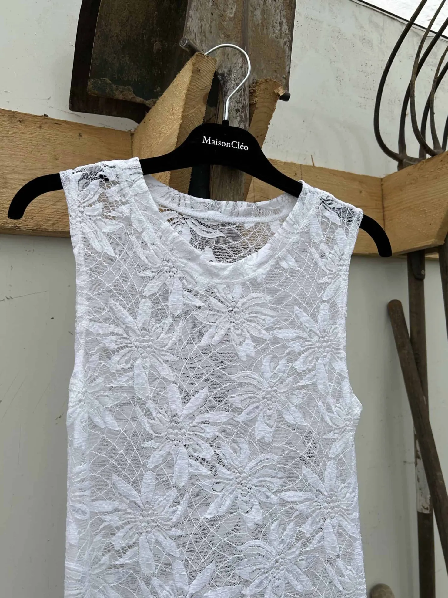 MaisonCléo Robes>Robe courte en dentelle de Calais fleurie