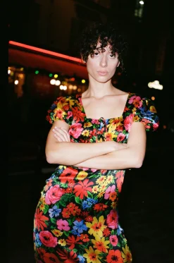 MaisonCléo Robes>Robe en mousseline de soie fluide fleurie multicolore NINE