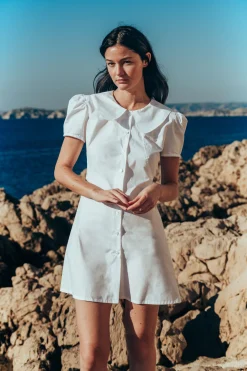 MaisonCléo Robes>Robe MARIE évasée en coton blanc boutonnée avec col claudine