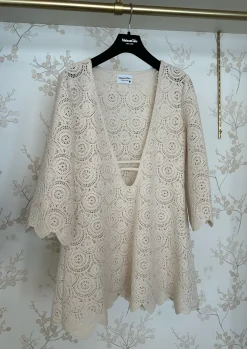 MaisonCléo Robes>Robe MIMOSA en crochet beige à fleurs évasée
