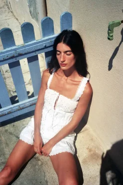 MaisonCléo Robes>Robe mini en coton blanc brodé et dentelle avec liens MIMI