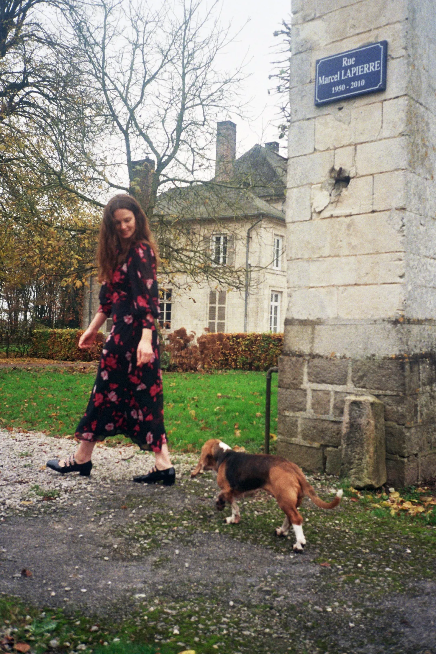 MaisonCléo Robes>Robe STEPHANIE en soie noire et fleurs rouges – HOLIDAYS CAPSULE 1/25