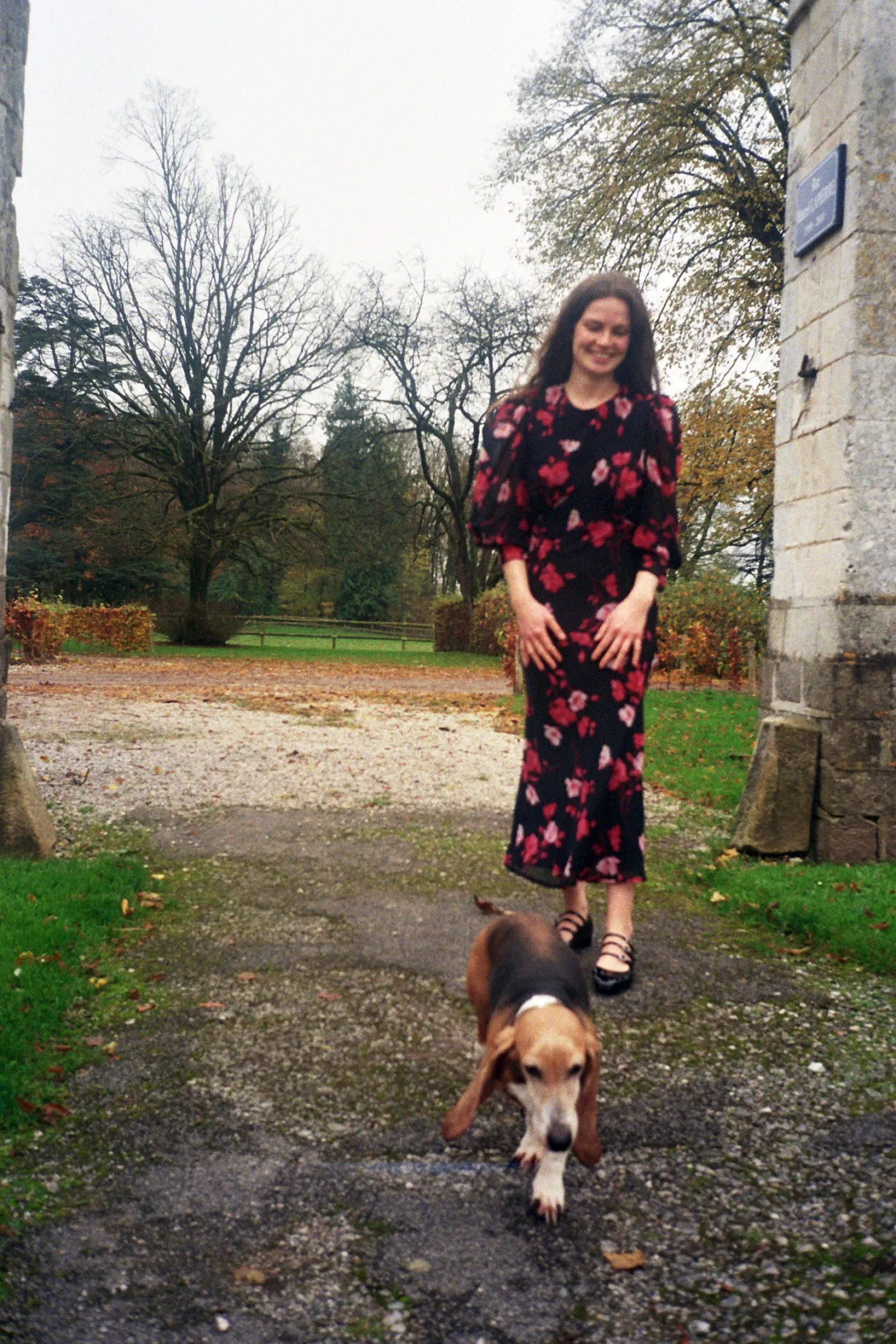 MaisonCléo Robes>Robe STEPHANIE en soie noire et fleurs rouges – HOLIDAYS CAPSULE 1/25