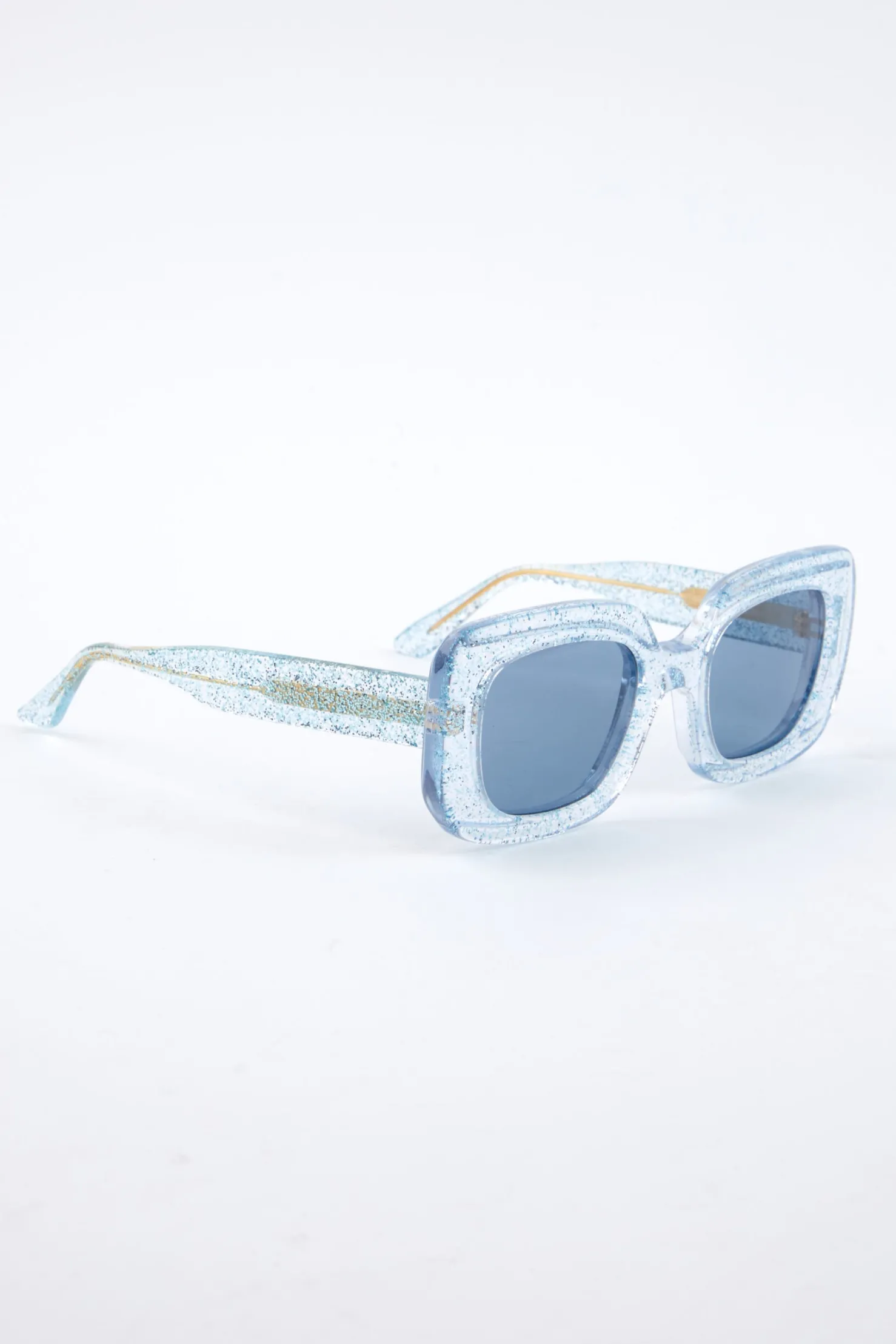 MaisonCléo Lunettes De Soleil>RUNWAY LOOK 35 – LUNETTES PAILLETTES BLEUES CLÉO X EMMANUELLE KHANH