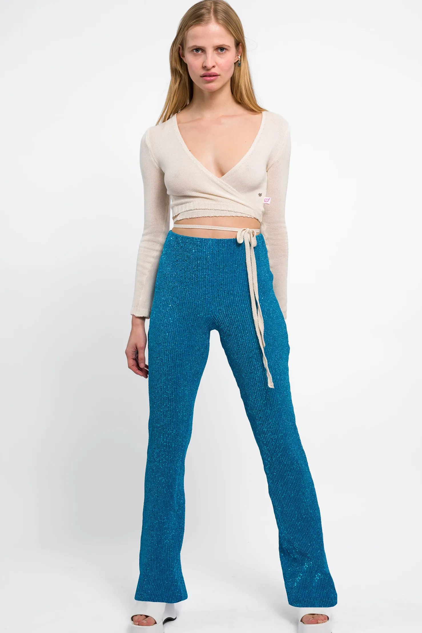 MaisonCléo Pantalons / Shorts>RUNWAY LOOK 45 – Pantalon à sequins bleus évasé