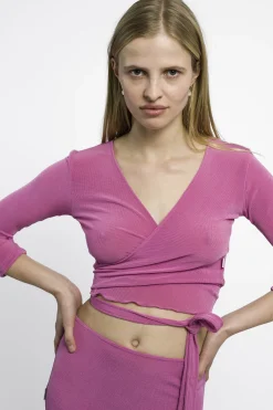 MaisonCléo Tops>RUNWAY LOOK 18 – Top cache-coeur rose fuschia peau de sirène