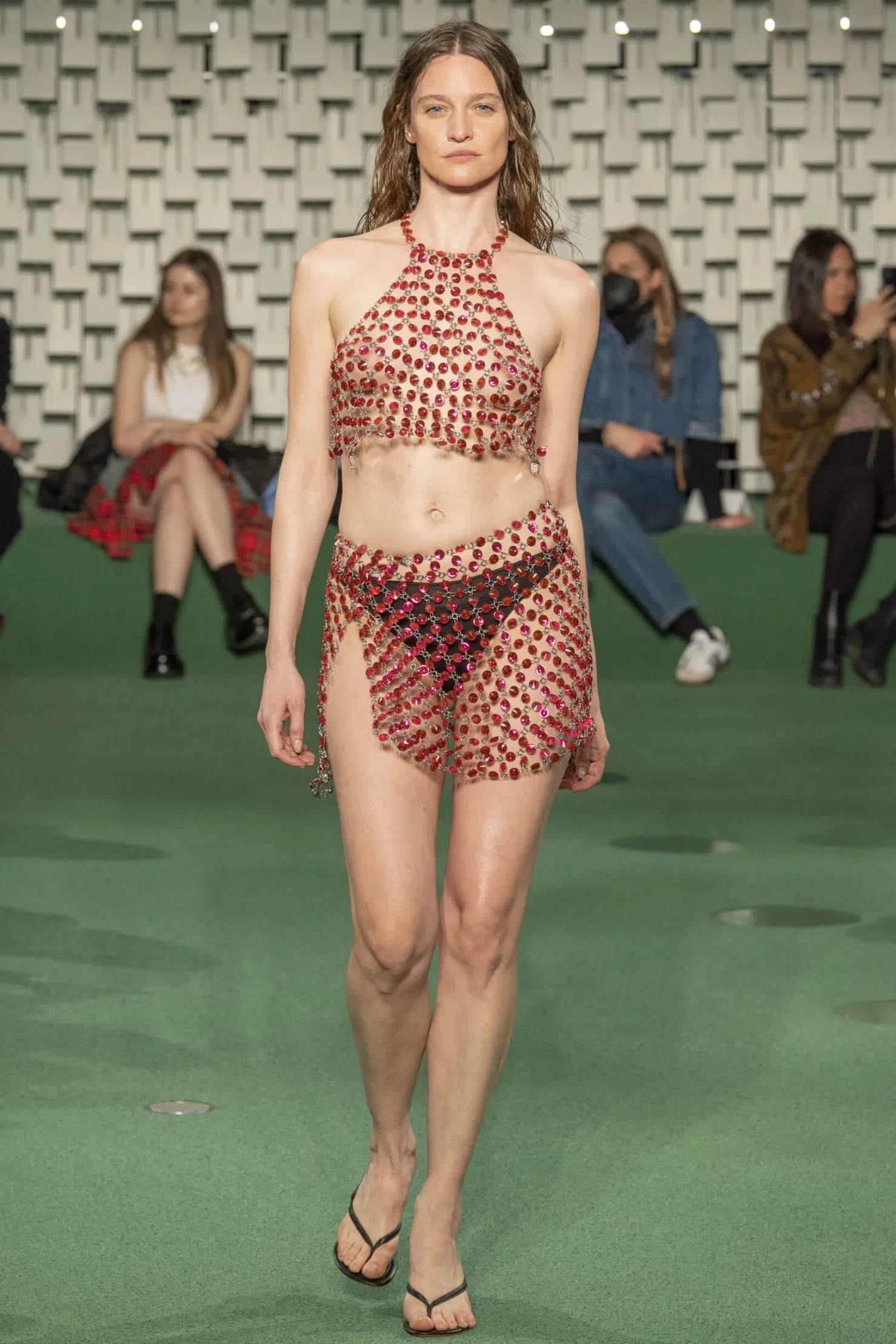 MaisonCléo Tops>RUNWAY LOOK 24 – Top dos nu exclusif en crystal rose